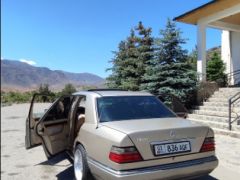 Сүрөт унаа Mercedes-Benz W124