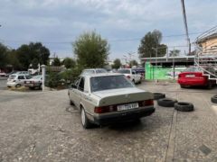 Photo of the vehicle Mercedes-Benz 190 (W201)