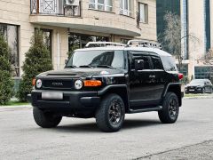 Фото авто Toyota FJ Cruiser