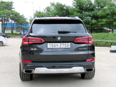 Photo of the vehicle BMW X5