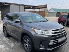 Photo of the vehicle Toyota Highlander