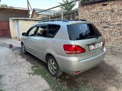 Сүрөт унаа Toyota Avensis Verso