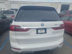 Photo of the vehicle BMW X7