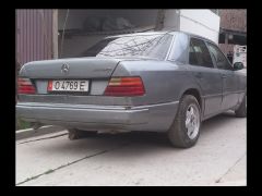 Сүрөт унаа Mercedes-Benz W124