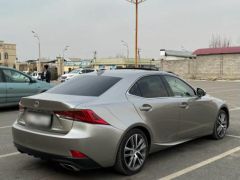 Photo of the vehicle Lexus IS