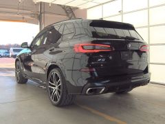 Photo of the vehicle BMW X5