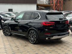 Photo of the vehicle BMW X5