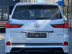 Photo of the vehicle Lexus LX