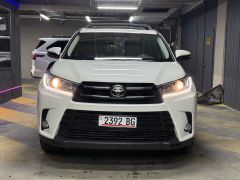 Photo of the vehicle Toyota Highlander