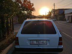 Сүрөт унаа Mercedes-Benz W124