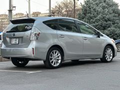 Photo of the vehicle Toyota Prius v (+)