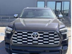 Сүрөт унаа Toyota Sequoia