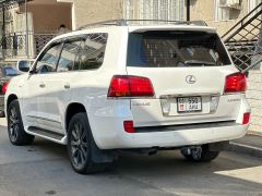 Photo of the vehicle Lexus LX