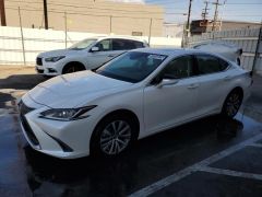 Photo of the vehicle Lexus ES