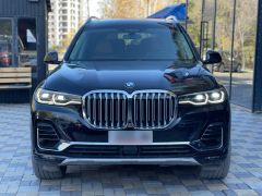 Photo of the vehicle BMW X7