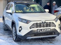 Сүрөт унаа Toyota RAV4