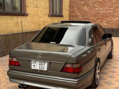 Сүрөт унаа Mercedes-Benz W124