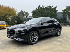 Photo of the vehicle Audi Q8