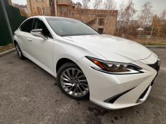 Photo of the vehicle Lexus ES