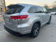 Photo of the vehicle Toyota Highlander