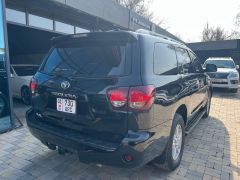 Сүрөт унаа Toyota Sequoia