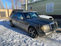 Сүрөт унаа Mercedes-Benz W124