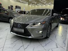 Photo of the vehicle Lexus ES