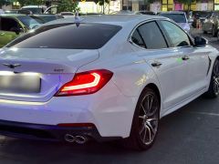 Photo of the vehicle Genesis G70