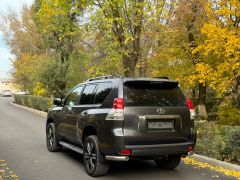 Сүрөт унаа Toyota Land Cruiser Prado