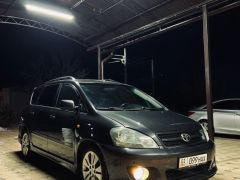 Сүрөт унаа Toyota Avensis Verso