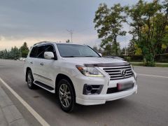 Photo of the vehicle Lexus LX