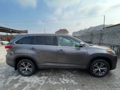 Photo of the vehicle Toyota Highlander