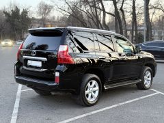 Photo of the vehicle Lexus GX