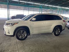 Photo of the vehicle Toyota Highlander