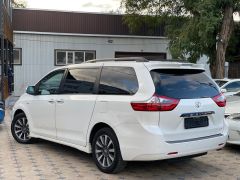 Фото авто Toyota Sienna