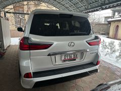 Photo of the vehicle Lexus LX