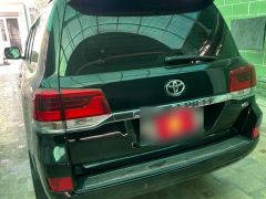 Photo of the vehicle Toyota Land Cruiser