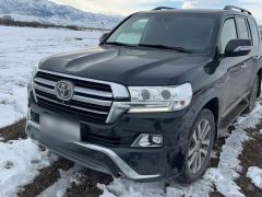 Photo of the vehicle Toyota Land Cruiser