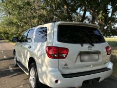 Сүрөт унаа Toyota Sequoia