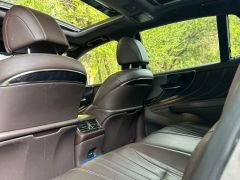 Photo of the vehicle Lexus LS