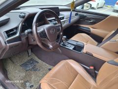 Photo of the vehicle Lexus ES