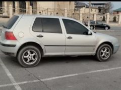 Photo of the vehicle Volkswagen Golf