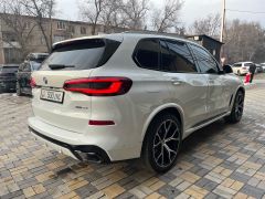 Photo of the vehicle BMW X5