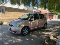 Сүрөт унаа Toyota Vitz