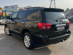 Photo of the vehicle Toyota Sequoia