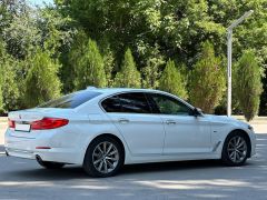 Photo of the vehicle BMW 5 Series