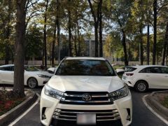 Photo of the vehicle Toyota Highlander