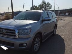 Фото авто Toyota Sequoia