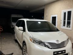 Сүрөт унаа Toyota Sienna