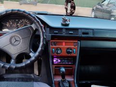 Photo of the vehicle Mercedes-Benz W124